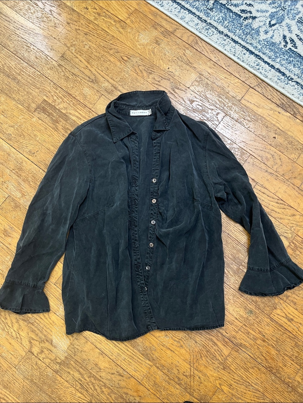 cut loose Black Casual Button-Down Shirt vintage 90s grunge